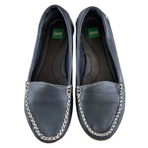 Cougar | Women’s navy leather slip on loafers, white stitching, great tread sz 7